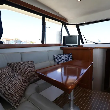 Botel Private Yacht, We Our Guests Lissabon