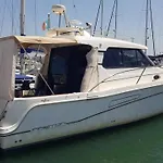 Private Yacht, We Our Guests * リスボン