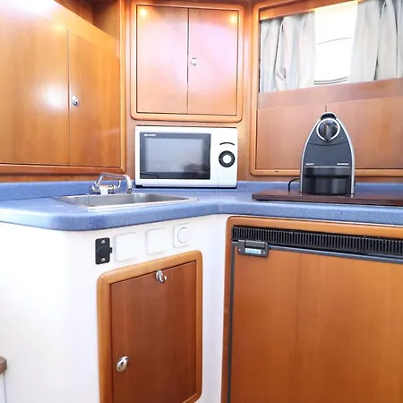 Hotel en barco Private Yacht, We Our Guests