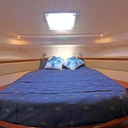 Hotel na wodzie Private Yacht, We Our Guests *