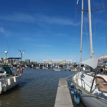 Private Yacht, We Our Guests Πλωτό κατάλυμα Lisboa