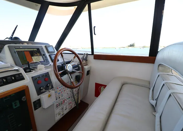 Private Yacht, We Our Guests Botel *