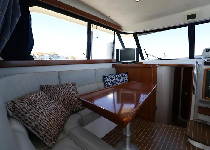 Botel Private Yacht, We Our Guests Lissabon