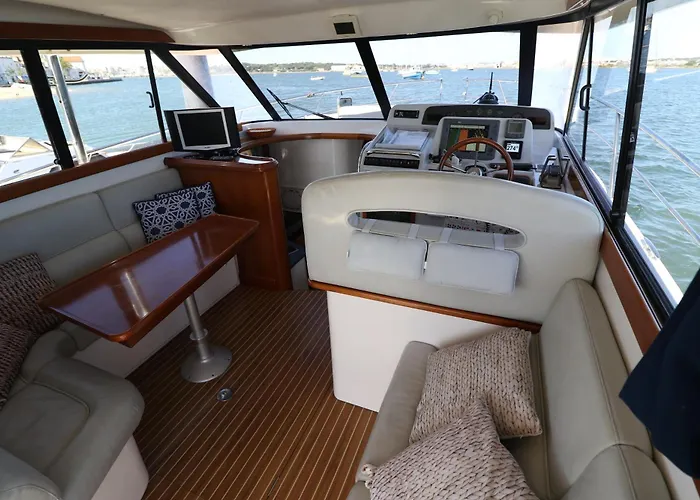 Private Yacht, We Our Guests Botel Lissabon