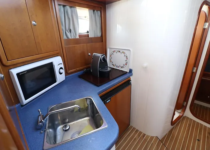 Botel Private Yacht, We Our Guests *